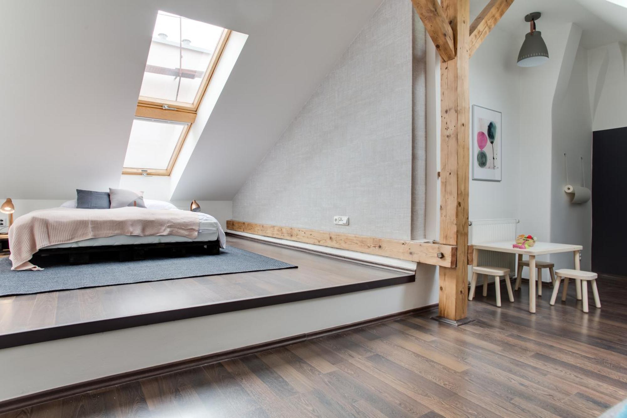 Ultimate 1 Experience - Duplex, Roof Terrace, Castle View, Free Parking Over Weekends Prague